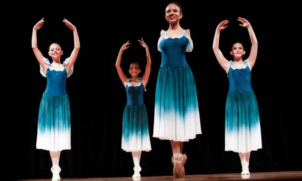 Βιτόρια Μπουένο: Η 16χρονη Βραζιλιάνα μπαλαρίνα χωρίς χέρια